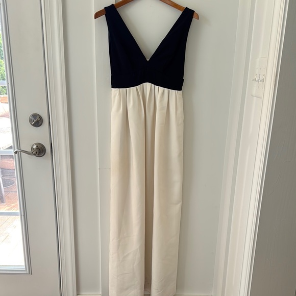 Jill Jill Stuart Gown w/Plunging Neckline Gown Size 0 - Picture 2 of 11